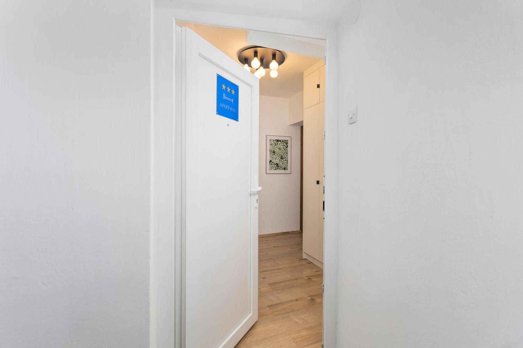 Brand New Apartment Close To The Beach, City Center And University Of Rijeka - Apartment Karlo Exterior photo